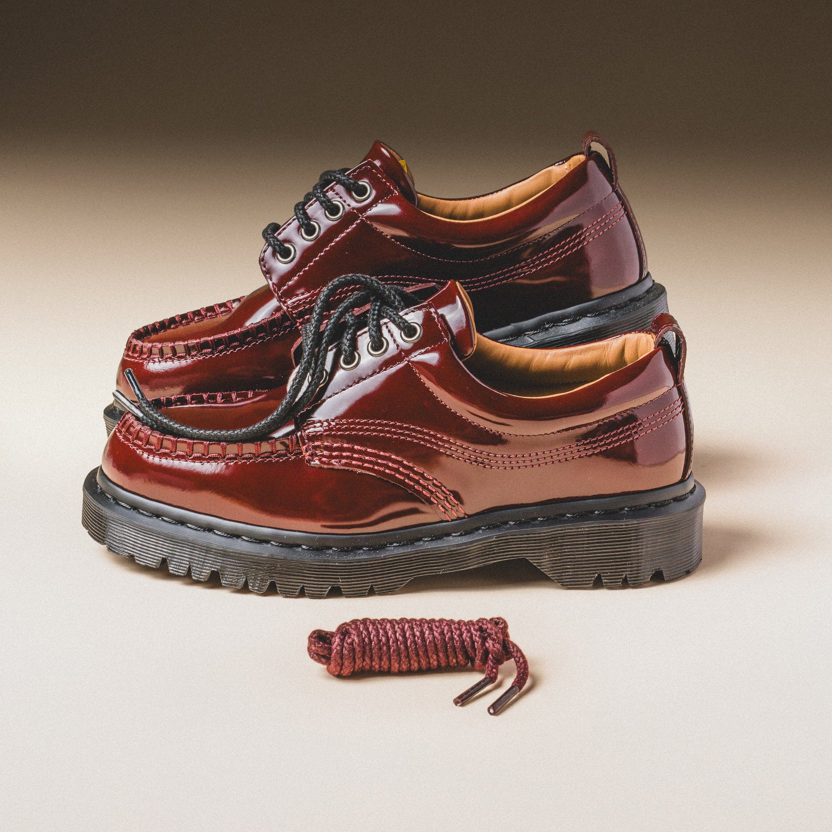 ロンスプ　ローレグ　ストーンレッド　L Dr. Martens | Lowell 