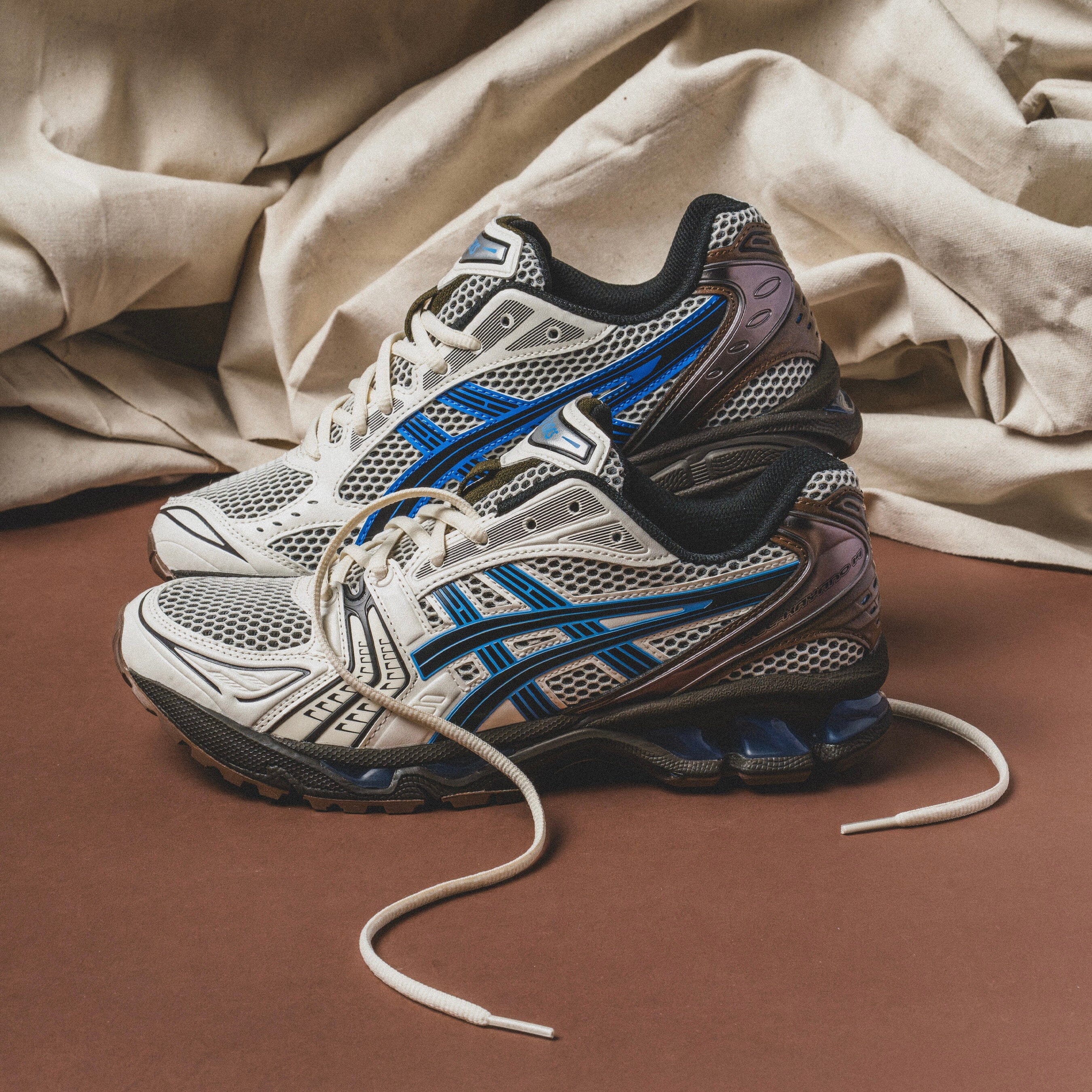 MEN'S ASICS | Gel- Kayano 14 (CREAM/BLUE COST) – Nouveau