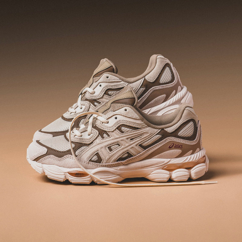 MENS ASICS | emmi x GEL-CUMULUS 16 (Beige/Grey) – Nouveau